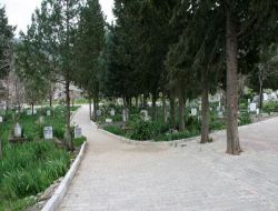 Osmaniye Belediyesi Mezarlıklarda Tadilat Çalışmalarını Tamamladı