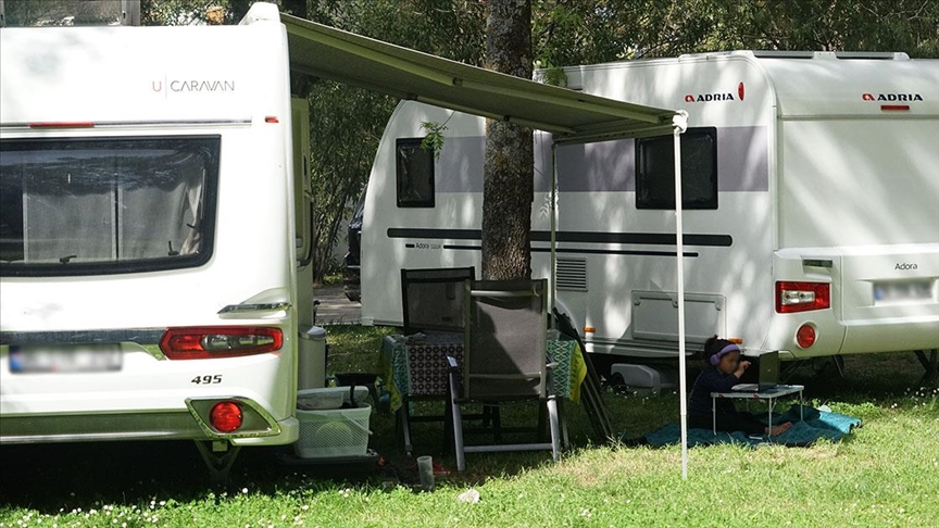 Ankara'da Kurtboğazı Barajı ve Mavi Göl'de Karavan Park açıldı