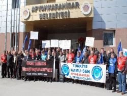 Sendika Üyeleri Başkan Çoban'ı Protesto Etti