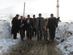 Kaymakam Ateş, Kızların Okutulması İçin Köyleri Tek Tek Geziyor