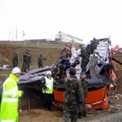 Askerleri Taşıyan Otobüs Devrildi
