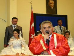 Gençler, 10.10.2010'da Nikâh Kıydırmak İçin Sıraya Girdi