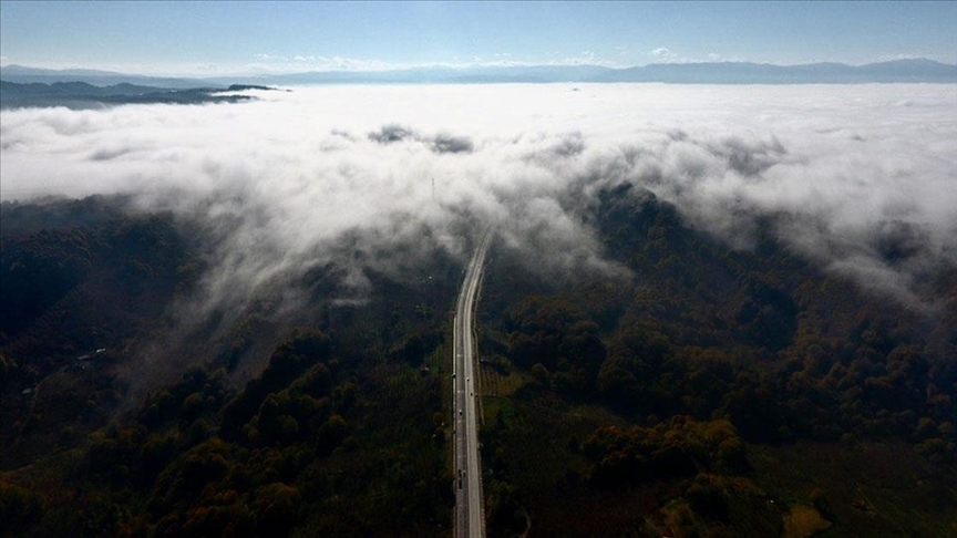 Batı Karadeniz'de sisle kaplanan yamaçlar havadan görüntülendi