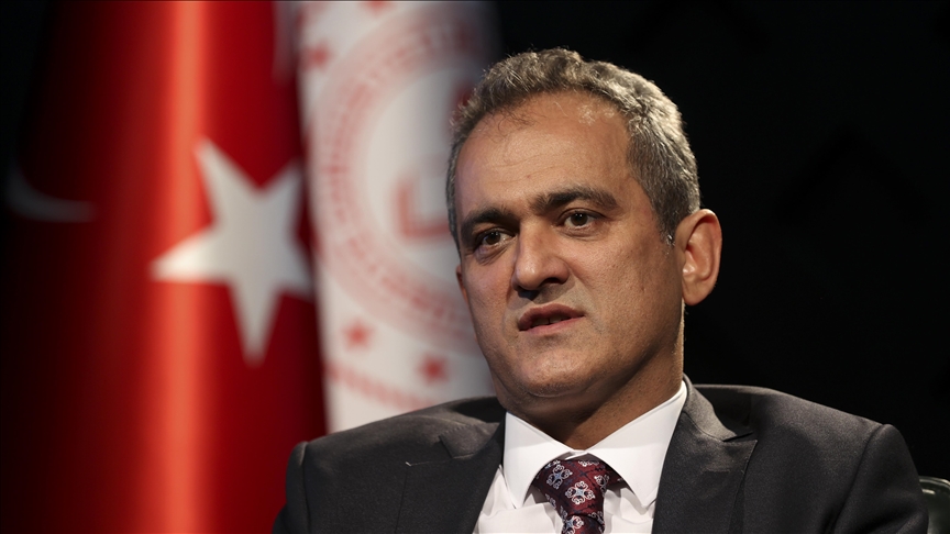 Milli Eğitim Bakanı Mahmut Özer: Sistem kendi kendini kapatana kadar okullar açık olacak