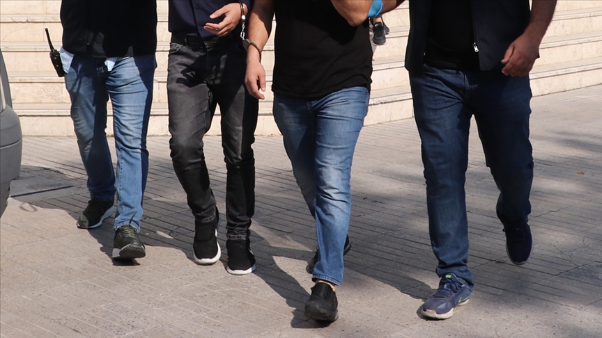 Müstehcen çocuk görüntüsü paylaşan 16 zanlı yakalandı