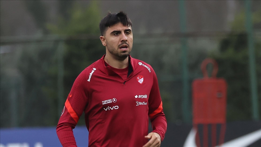 Ozan Tufan A Milli Takım idmanında sakatlandı!