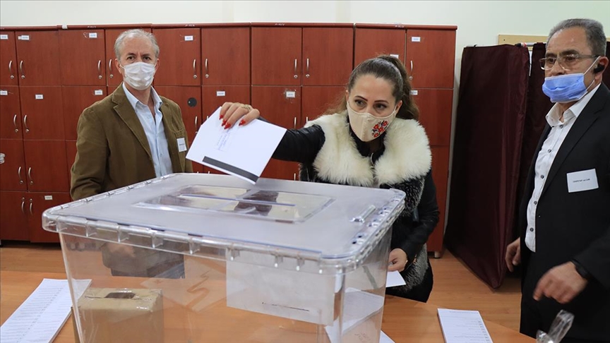 Trakya'da yaşayan çifte vatandaşlar, Bulgaristan'daki seçimler için oy kullanmaya başladı