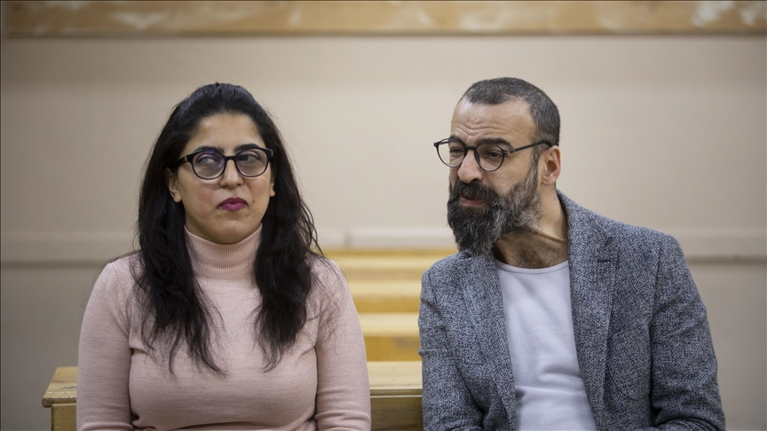 Engelli öğretmen çift birbirlerine verdikleri destekle örnek oluyor