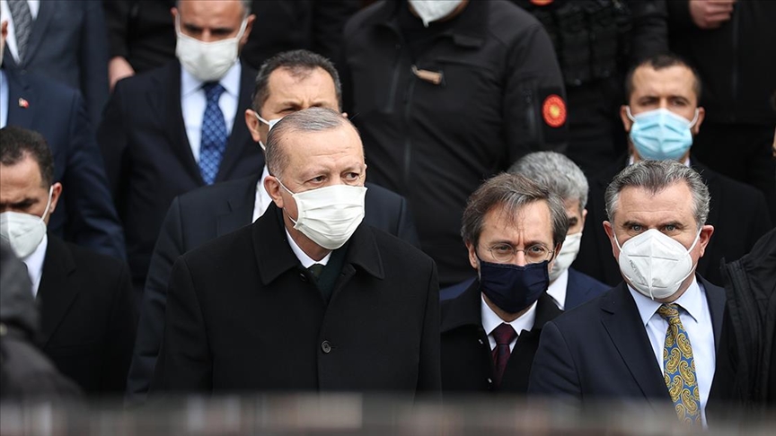 Erdoğan, cuma namazını Dolmabahçe Bezm-i Alem Valide Sultan Camisi'nde kıldı