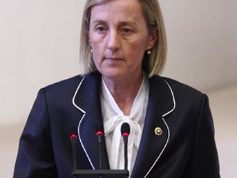 Bakan Kavaf'tan, babasına son görev!