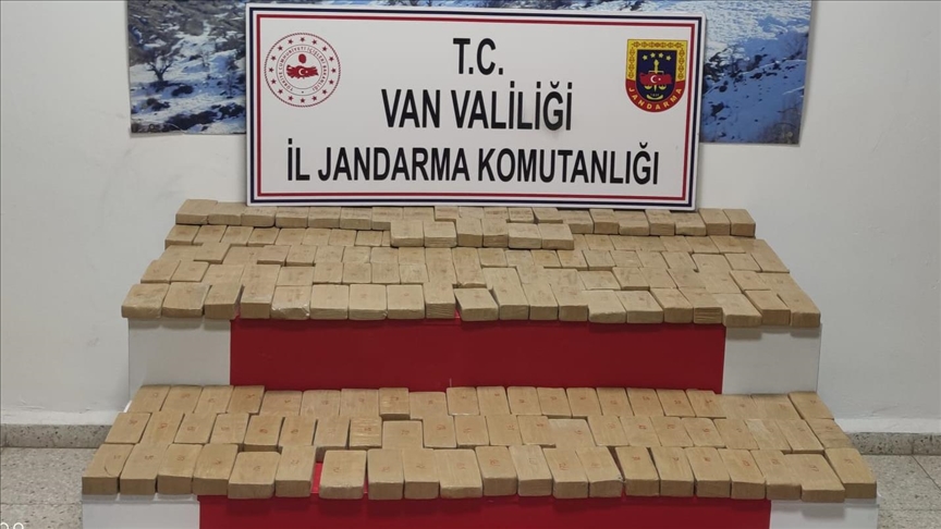 Van'da 102 Kilo 500 gram eroin ele geçirildi!