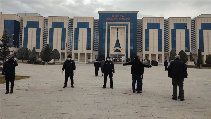 Konya'da aynı aileden 7 kişinin öldürüldüğü saldırının sanıkları hakim karşısında