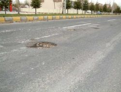 Niğde-Bor Yolu Şoförleri Bıktırdı