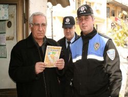 Yatağan Polisi Kontör Dolandırıcılığına Karşı Broşür Dağıttı