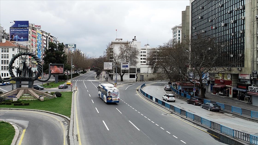 Ankara Valiliği yılbaşı kutlamalarında araç trafiğine kapatılacak yolları açıkladı