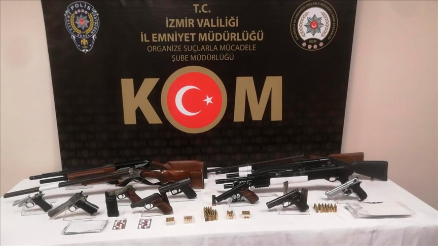 'TIRPAN' operasyonu kapsamında İzmir ve Manisa'da 28 şüpheli yakalandı