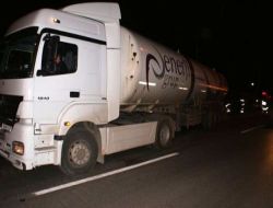 Lpg Yüklü Tır'ın Kazası Korkuttu!!