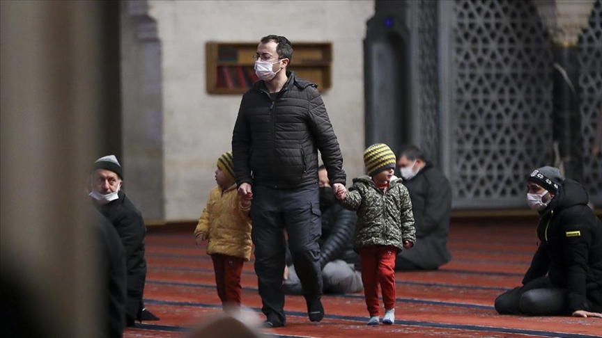 Ankara'da vatandaşlar sabah namazında buluştu