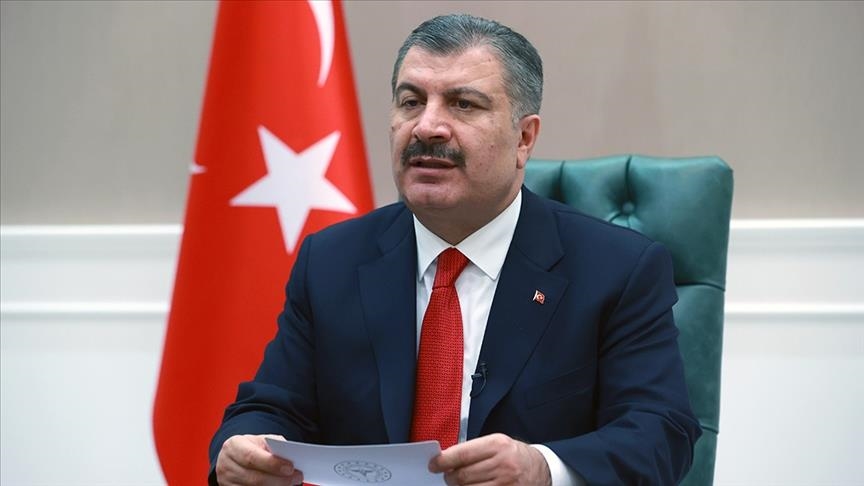 Koca: Mecburi olmayan ziyaretlerden ve görüşmelerden, kalabalık ortamlardan kaçınalım