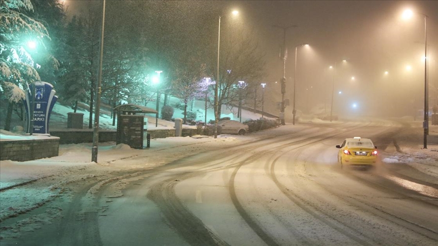 Başkent güne kar ile başladı!