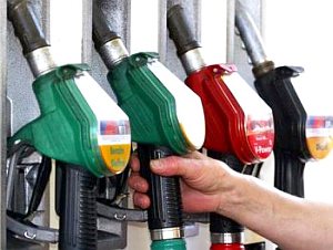 AKARYAKIT KAÇAKÇISINA POLİS TOKADI!