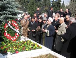 Anma Töreninde Emeç Ailesi Ertuğrul Özkök'e Tepki Gösterdi