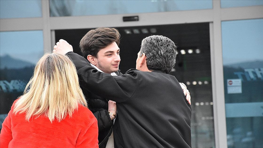 Ailesine kavuşan Türk öğrenci görüntülediği savaşın soğuk yüzünü anlattı