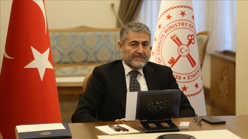 Nebati: Stoklarımızda hiçbir şey yapmasak temmuz ayına yetecek kadar ay çiçek yağı var