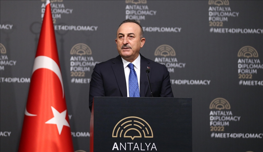 Çavuşoğlu: İnsani koridorların açık tutulması gerektiğini vurguladık