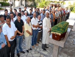 Bodrum'da 7 Saat İkna Edilemeyerek İntihar Eden Karalı Toprağa Verildi