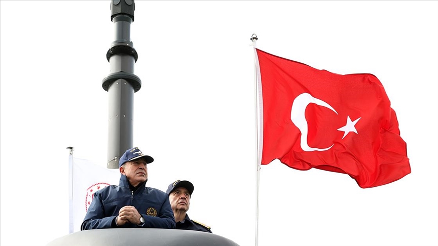 Milli torpido AKYA'nın ilk atışını Bakan Hulusi Akar yaptı