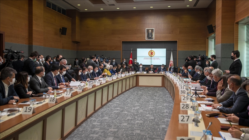 Kadına ve sağlık çalışanlarına yönelik şiddetin önlenmesine dair teklif Adalet Komisyonunda kabul edildi