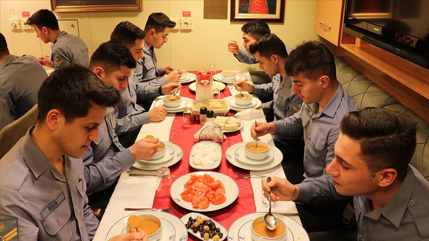 Mavi vatan nöbetinde ilk sahur heyecanı