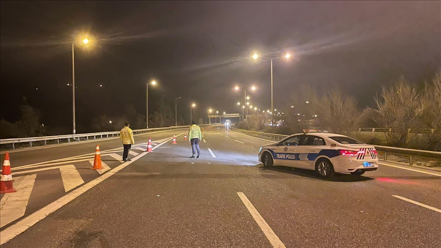 Bolu Dağı Tüneli'nin Düzce girişinde heyelan meydana geldi, yol trafiğe kapatıldı