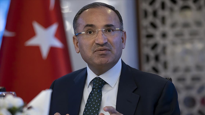 Bozdağ: Bizim bağlılığımız, sadakatimiz anayasamıza, kanunlarımıza ve hukukumuzadır