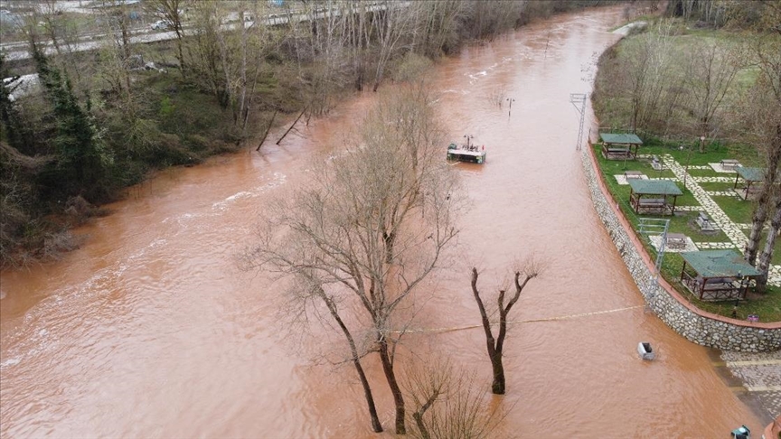 Bartın'da sağanak ve eriyen kar taşkına neden oldu!