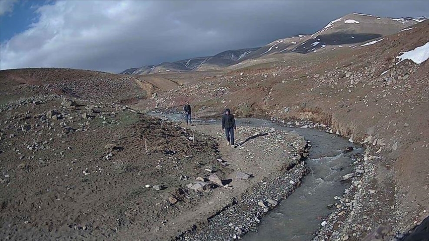 Jandarma, İran sınırını İHA'lar, keşif uçakları, kameralar ve fotokapanlarla izliyor