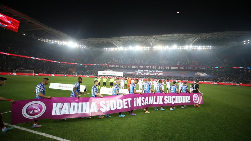 Yeşil sahalardan "kadına şiddete dur" mesajı verilecek!