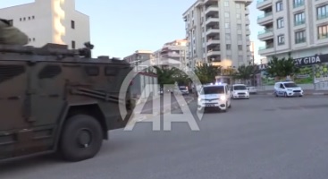 Uyuşturucu satıcılarına yönelik şafak operasyonunda 25 zanlı yakalandı