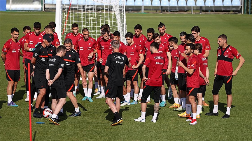 A Milli Futbol Takımı günü izinli geçirecek!