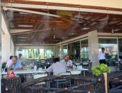 Sigara İçen Müşterileri İçin Açık Alanı Buharla Soğutuyor