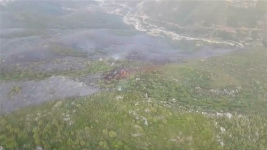 İzmir'deki yangın ekiplerin yaklaşık 15 saatlik müdahalesiyle söndürüldü