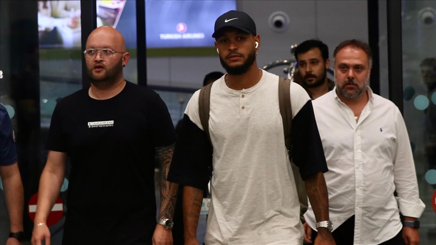 Fenerbahçe'nin prensip anlaşmasına vardığı Joshua King İstanbul'da