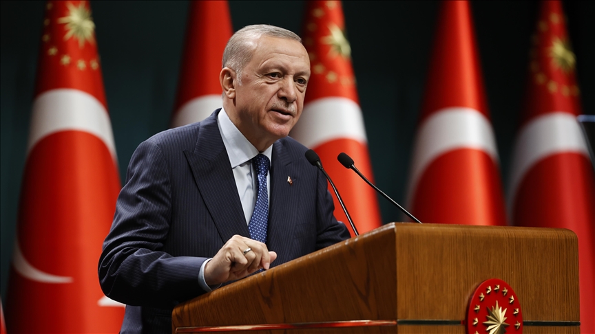 Erdoğan: Öğrenim kredisi geri ödemeleri alınan kredi rakamı üzerinden yapılacak