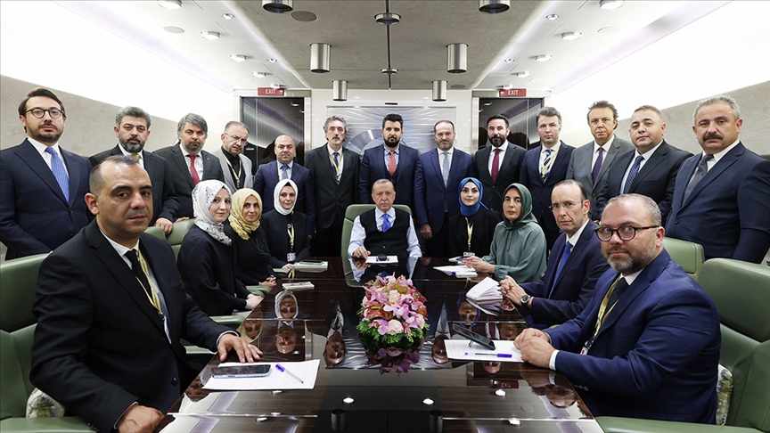 Cumhurbaşkanı Erdoğan: ABD şu anda Fırat'ın doğusunu terk etmek durumunda