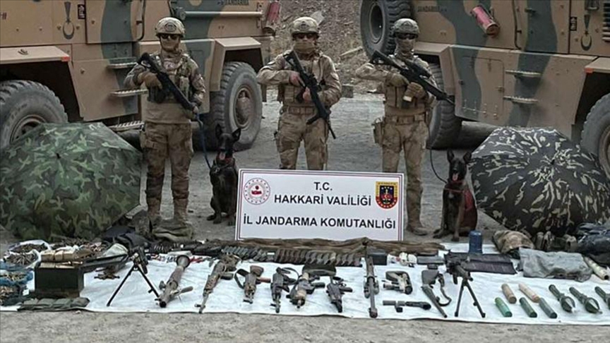 Hakkari'de Eren Abluka-29 operasyonunda füze ele geçirildi