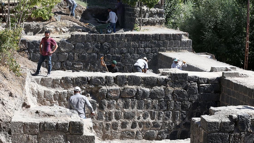 Malazgirt Savaşı alanının nokta tespiti için kazı çalışmaları sürüyor