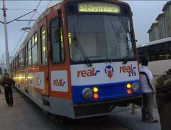 Tramvay Öğrencilere Çarptı: 3 Öğrenci Ağır Yaralı