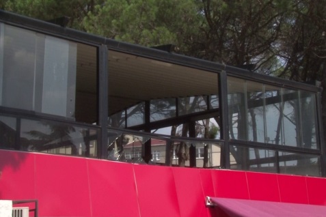 İstanbul'da bir iş yerinin zemini çöktü!