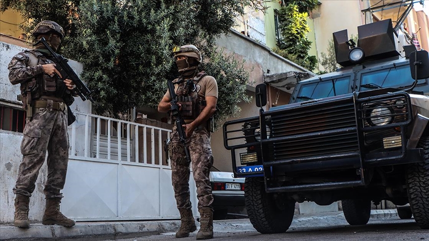 Bakan Soylu: Nevşehir ve Mersin'de uyuşturucu satıcılarına yönelik operasyon başlatıldı